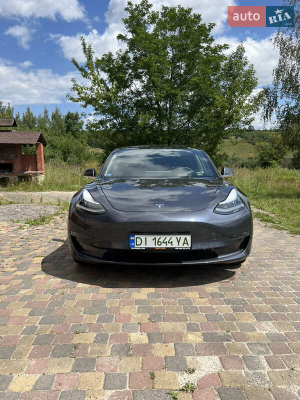 Седан Tesla Model 3 2019 в Ивано-Франковске