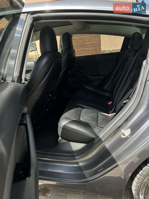 Седан Tesla Model 3 2019 в Ивано-Франковске