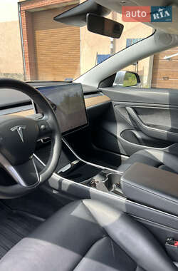 Седан Tesla Model 3 2019 в 
