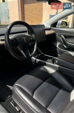 Седан Tesla Model 3 2019 в 