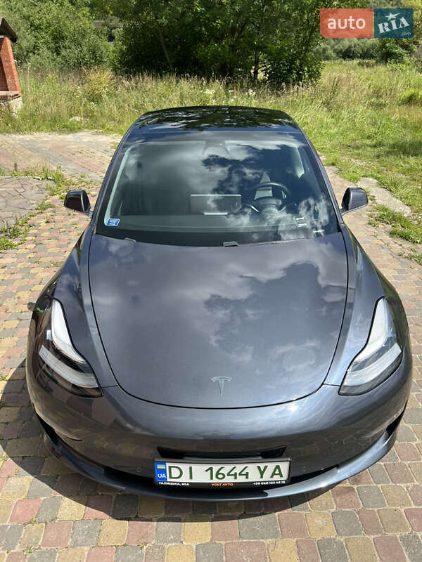 Седан Tesla Model 3 2019 в Ивано-Франковске