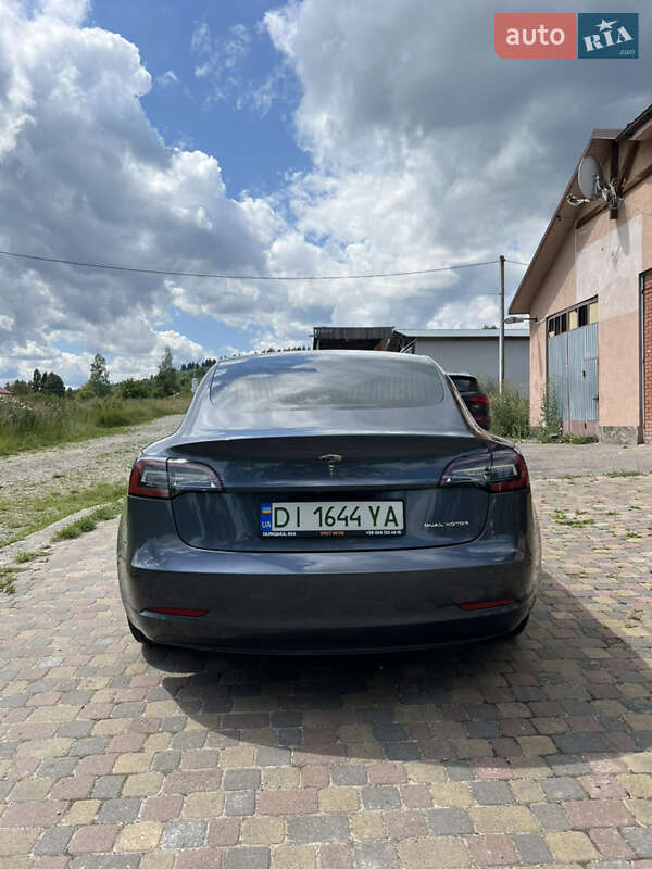 Седан Tesla Model 3 2019 в Ивано-Франковске