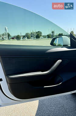 Седан Tesla Model 3 2019 в 