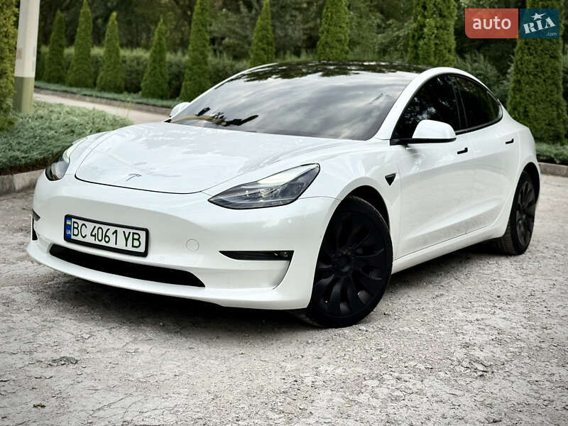 Седан Tesla Model 3 2021 в Днепре