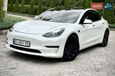 Седан Tesla Model 3 2021 в 