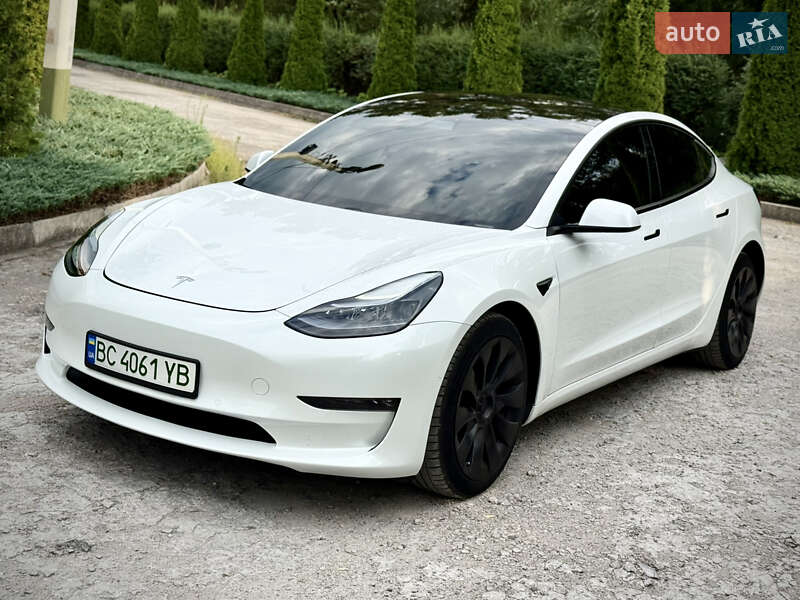 Седан Tesla Model 3 2021 в Днепре