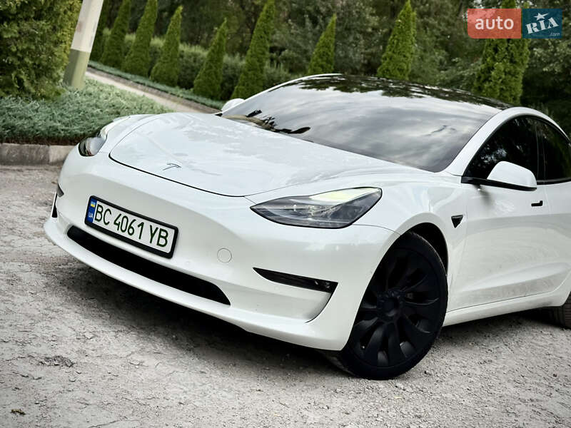 Седан Tesla Model 3 2021 в Днепре