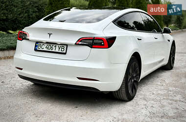 Седан Tesla Model 3 2021 в 