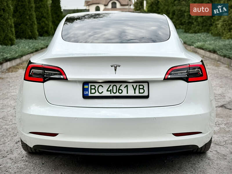 Седан Tesla Model 3 2021 в Днепре