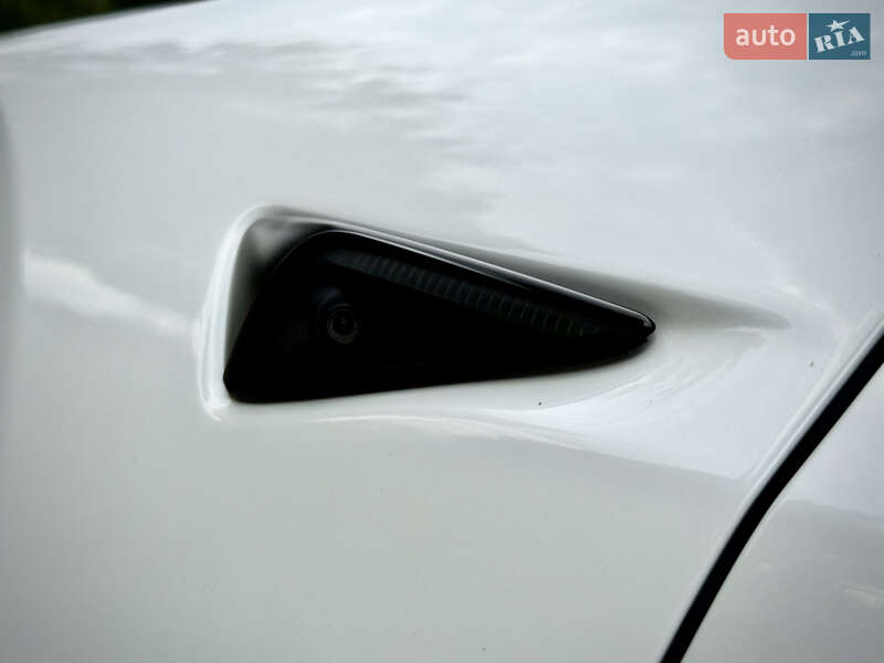 Седан Tesla Model 3 2021 в Днепре