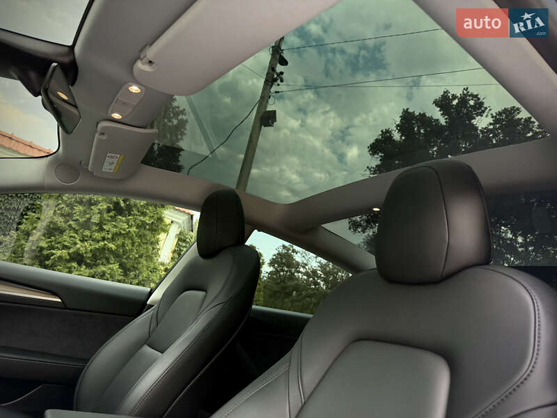 Седан Tesla Model 3 2021 в Днепре