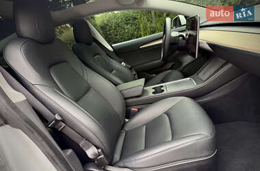 Седан Tesla Model 3 2021 в 