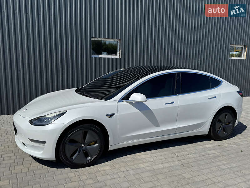 Tesla Model 3 2020