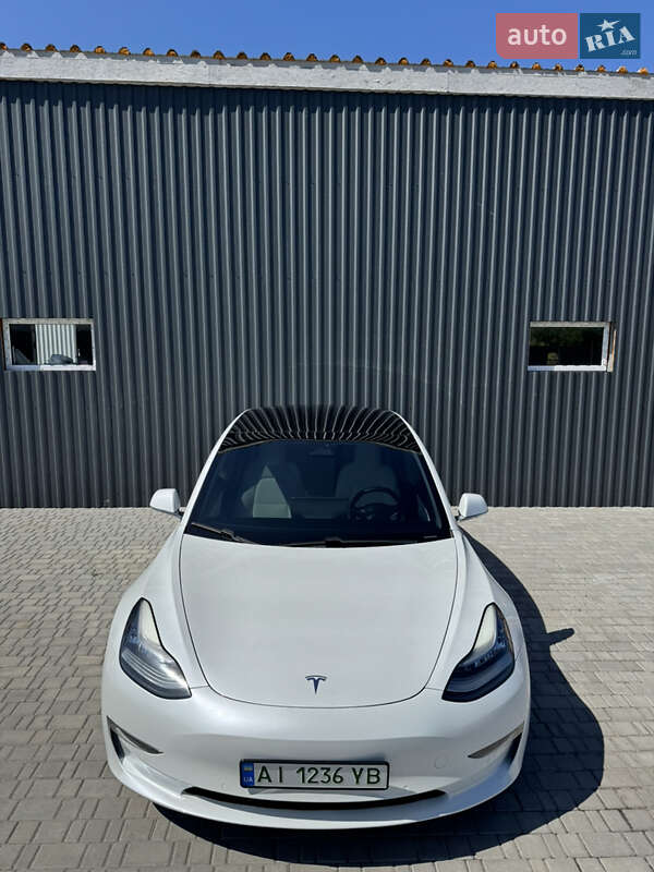 Седан Tesla Model 3 2020 в Белой Церкви