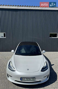 Седан Tesla Model 3 2020 в 