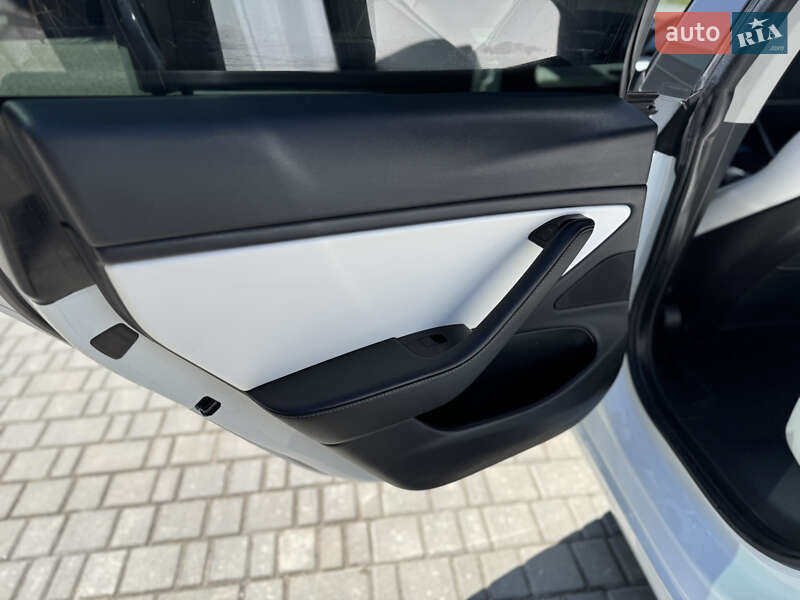 Седан Tesla Model 3 2020 в Белой Церкви