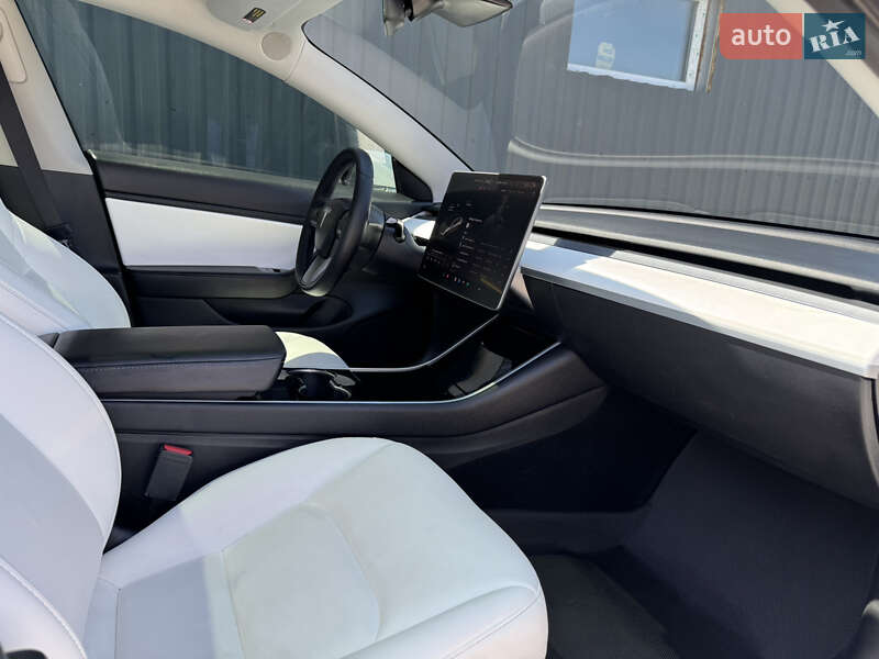 Седан Tesla Model 3 2020 в Белой Церкви