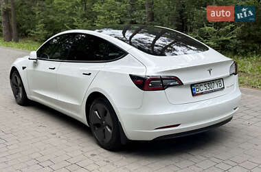 Седан Tesla Model 3 2021 в 