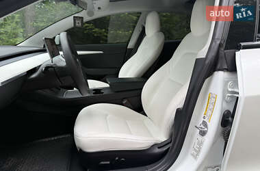 Седан Tesla Model 3 2021 в 