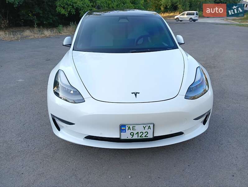 Tesla Model 3 2022