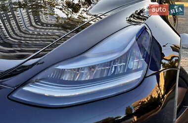 Седан Tesla Model 3 2018 в 