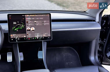 Седан Tesla Model 3 2018 в 