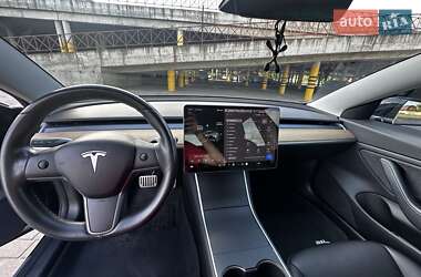 Седан Tesla Model 3 2019 в 