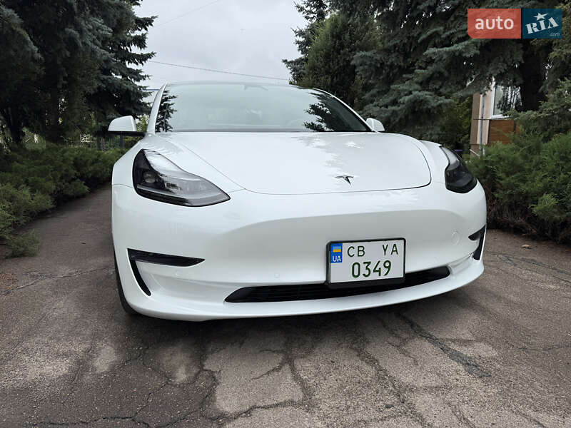Седан Tesla Model 3 2021 в Ніжині