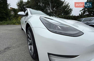 Седан Tesla Model 3 2021 в 
