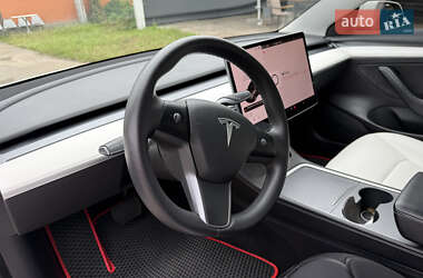 Седан Tesla Model 3 2021 в 