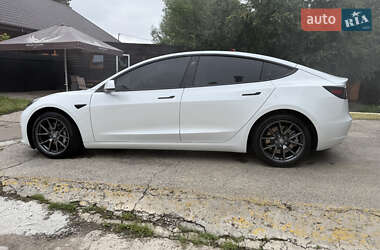 Седан Tesla Model 3 2021 в 