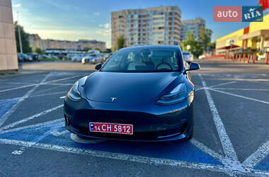 Седан Tesla Model 3 2022 в 