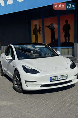 Седан Tesla Model 3 2021 в Києві