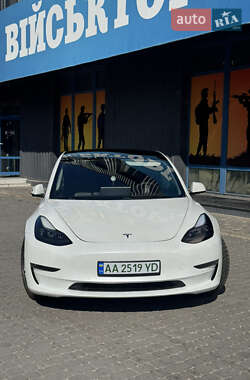 Седан Tesla Model 3 2021 в 