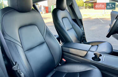 Седан Tesla Model 3 2020 в 