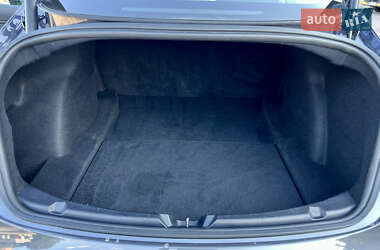 Седан Tesla Model 3 2020 в 