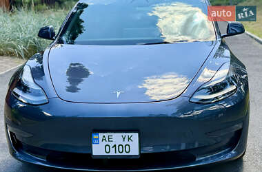 Седан Tesla Model 3 2021 в 