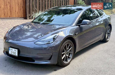 Седан Tesla Model 3 2021 в 