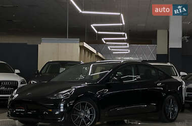 Седан Tesla Model 3 2021 в Николаеве