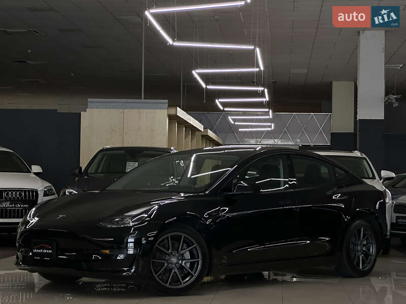 Tesla Model 3 2021