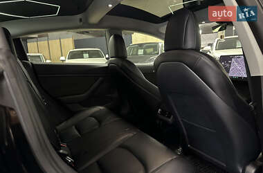 Седан Tesla Model 3 2021 в 