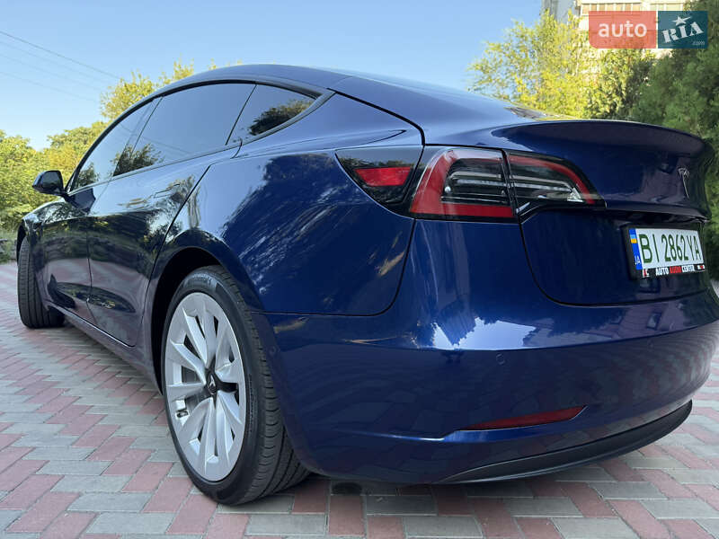 Седан Tesla Model 3 2022 в Днепре