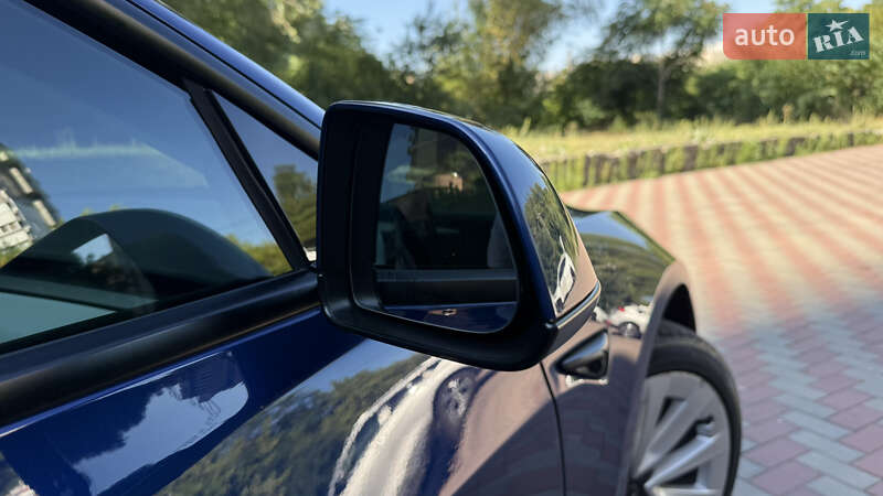 Седан Tesla Model 3 2022 в Днепре