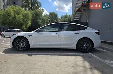 Седан Tesla Model 3 2018 в 
