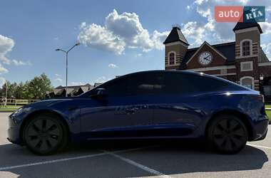 Седан Tesla Model 3 2024 в 