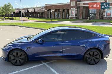 Седан Tesla Model 3 2024 в 
