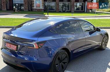 Седан Tesla Model 3 2024 в 