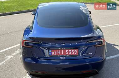 Седан Tesla Model 3 2024 в 