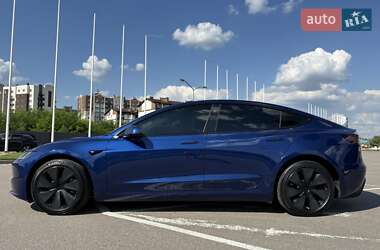 Седан Tesla Model 3 2024 в 