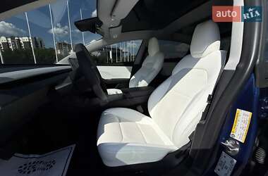 Седан Tesla Model 3 2024 в 